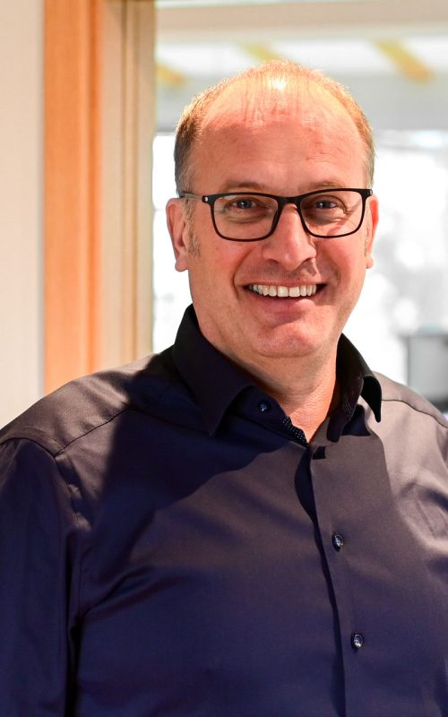 Dipl.-Ing. Christof Hötzel Geschäftsführer Statiker Dipl.-Ing. Christof Hötzel Geschäftsführer Statiker