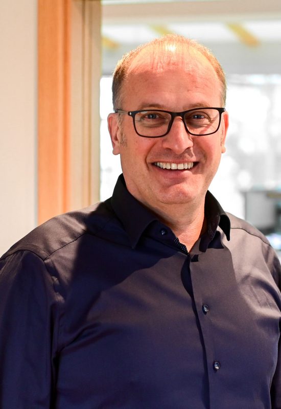 Dipl.-Ing. Christof Hötzel Geschäftsführer Statiker Dipl.-Ing. Christof Hötzel Geschäftsführer Statiker